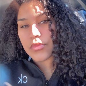 Meet your Posher, Rosaury